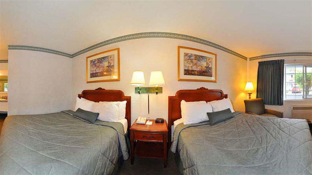 Hotel Ramada By Wyndham Monterey Exteriér fotografie
